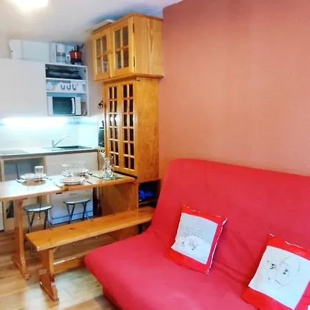 Apartment Au Pied Des Pistes, Ideal Pour 4, Bien Equipe, Balcon - Fr-1-771-81 Les Adrets